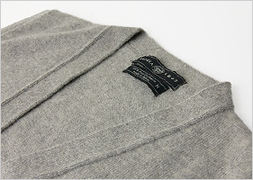 カシミヤ前開ベスト