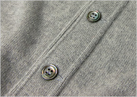 カシミヤ前開ベスト