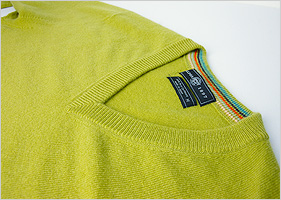 カシミヤVネックセーター/キウイグリーン