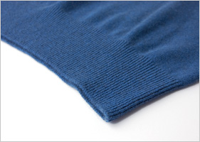 カシミヤクルーネックセーター